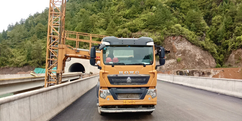 18米桁架式桥梁检测车.jpg